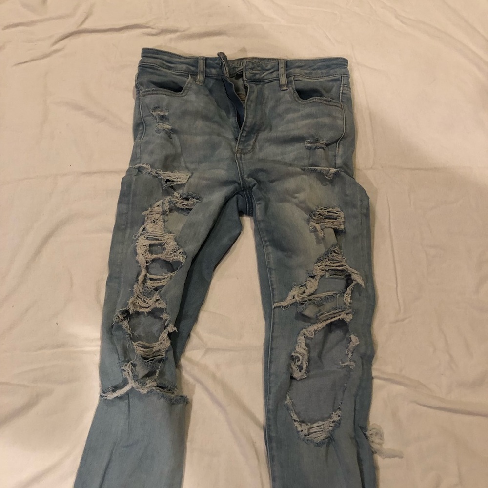 Super ripped high waisted American Eagle jeans